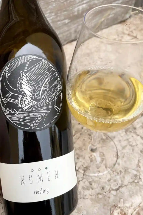 Johannes Zillinger Rieslig Numen 2021 bottle and glass - Natural Wine Dealers