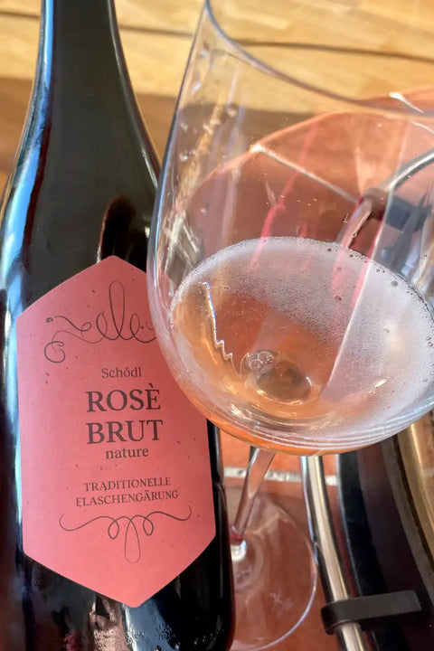 Bottle and glass Weingut Schödl Rosé Brut Nature - Natural Wine Dealers