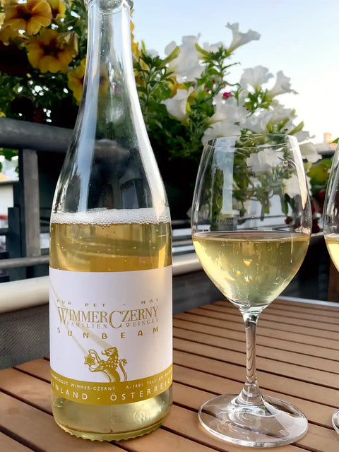 Wimmer Czerny Sunbeam 2022 bottle and glass