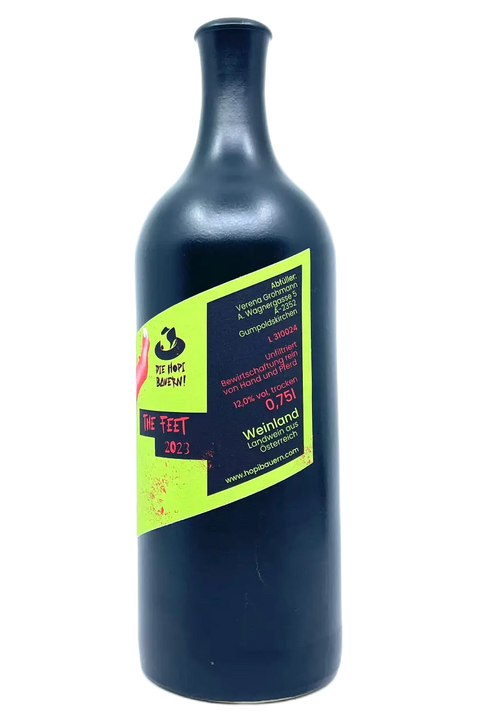 Back label of the ceramic bottle of Die Hopi Bauern The Feet 2023 - Natural Wine Dealers