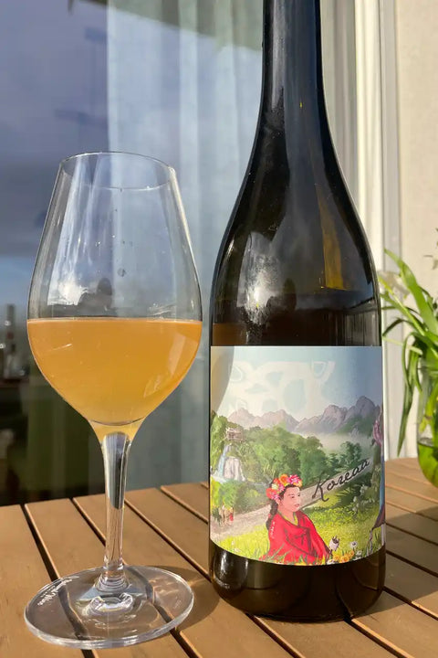 Bottle and glass of Judith Beck Koreaa 2024 - Natural Wine Dealers