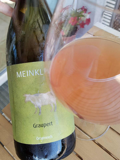 Meinklang Graupert 2021 bottle and glass