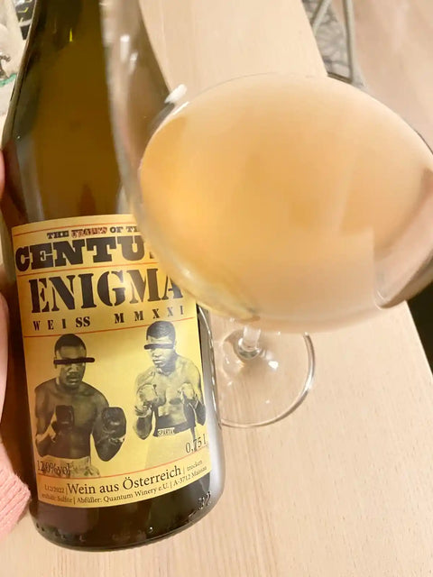 Quantum Winery Enigma Weiss 2021 bottle and glass