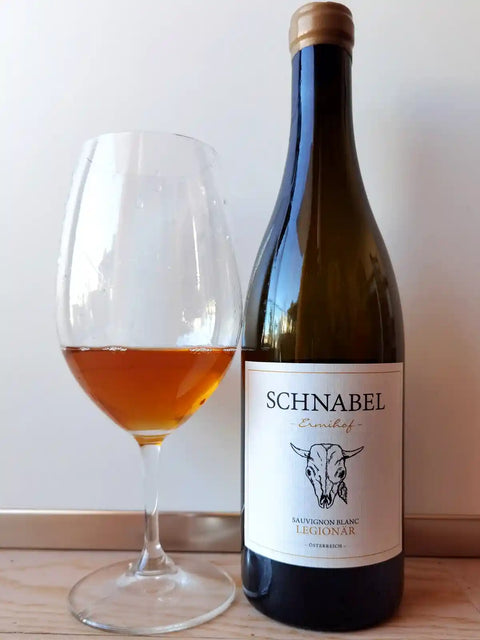 Schnabel Legionaer bottle and glass